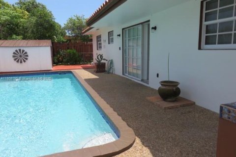 Villa ou maison à louer à Hialeah, Floride: 4 chambres, 192.96 m2 № 1749962 - photo 30