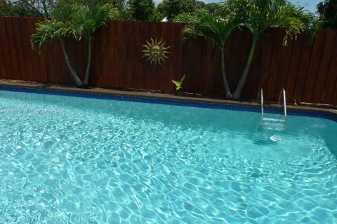 Villa ou maison à louer à Hialeah, Floride: 4 chambres, 192.96 m2 № 1749962 - photo 29