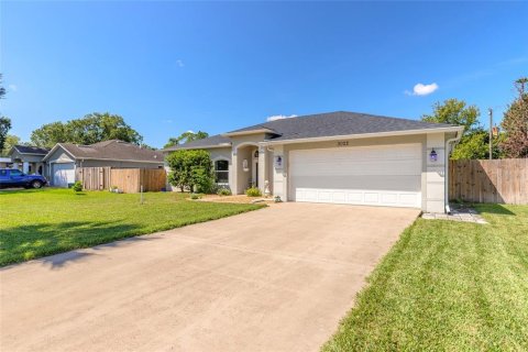 Villa ou maison à vendre à Edgewater, Floride: 3 chambres, 195.84 m2 № 2337233 - photo 2