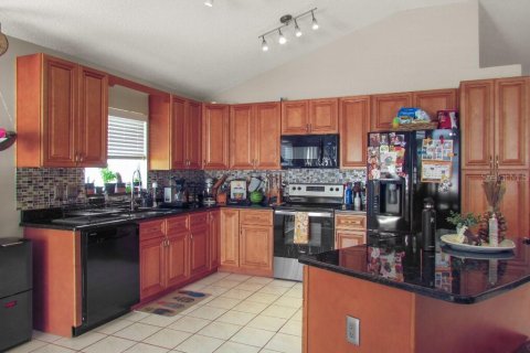 House in Tampa, Florida 3 bedrooms, 139.73 sq.m. № 1815937 - photo 6