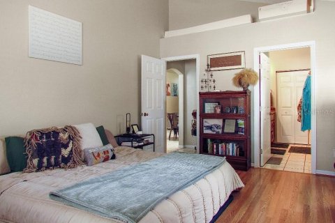 House in Tampa, Florida 3 bedrooms, 139.73 sq.m. № 1815937 - photo 10