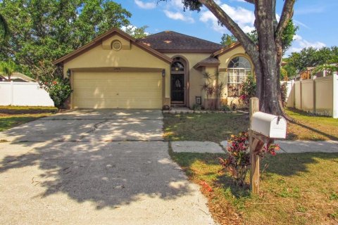 House in Tampa, Florida 3 bedrooms, 139.73 sq.m. № 1815937 - photo 3
