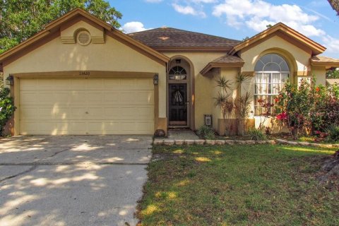 House in Tampa, Florida 3 bedrooms, 139.73 sq.m. № 1815937 - photo 1