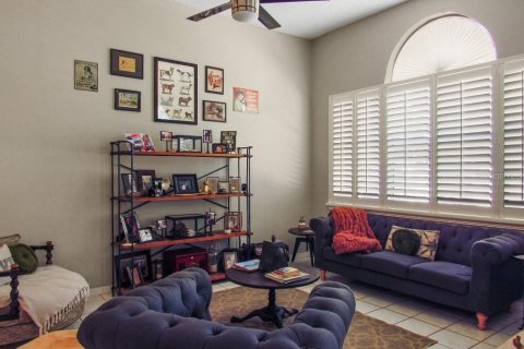House in Tampa, Florida 3 bedrooms, 139.73 sq.m. № 1815937 - photo 5