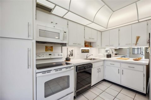 Condo in Sarasota, Florida, 1 bedroom  № 1603019 - photo 18