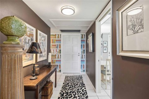 Condo in Sarasota, Florida, 1 bedroom  № 1603019 - photo 4