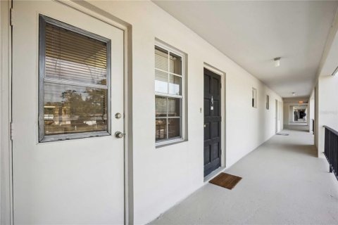Condo in Sarasota, Florida, 1 bedroom  № 1603019 - photo 3