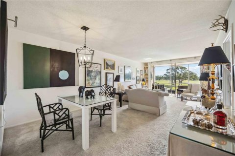 Condo in Sarasota, Florida, 1 bedroom  № 1603019 - photo 11