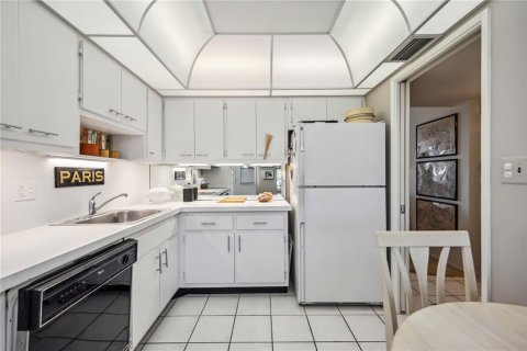 Condo in Sarasota, Florida, 1 bedroom  № 1603019 - photo 17