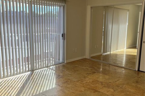 Снять в аренду таунхаус в Бока-Ратон, Флорида 2 спальни, 112.23м2, № 1931829 - фото 7