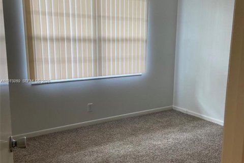 Condominio en alquiler en Pembroke Pines, Florida, 2 dormitorios, 110.74 m2 № 2044667 - foto 7
