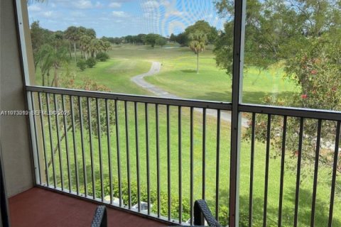Condominio en alquiler en Pembroke Pines, Florida, 2 dormitorios, 110.74 m2 № 2044667 - foto 9