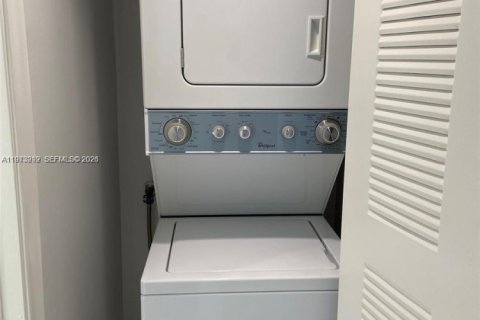 Condominio en alquiler en Pembroke Pines, Florida, 2 dormitorios, 110.74 m2 № 2044667 - foto 6