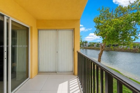 Copropriété à vendre à Miami, Floride: 3 chambres, 108.7 m2 № 2176101 - photo 17