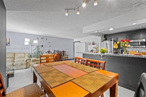 Copropriété à vendre à Miami, Floride: 3 chambres, 108.7 m2 № 2176101 - photo 7