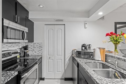 Copropriété à vendre à Miami, Floride: 3 chambres, 108.7 m2 № 2176101 - photo 5