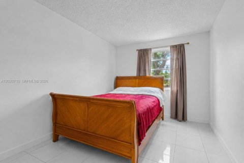 Copropriété à vendre à Miami, Floride: 3 chambres, 108.7 m2 № 2176101 - photo 12