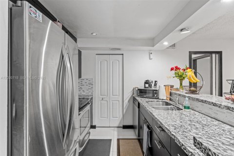 Copropriété à vendre à Miami, Floride: 3 chambres, 108.7 m2 № 2176101 - photo 6