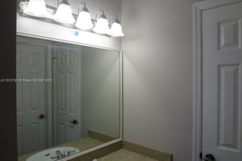 Снять в аренду кондоминиум в Майами, Флорида 2 спальни, 98.48м2, № 1969122 - фото 2