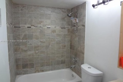 Снять в аренду кондоминиум в Майами, Флорида 2 спальни, 98.48м2, № 1969122 - фото 15