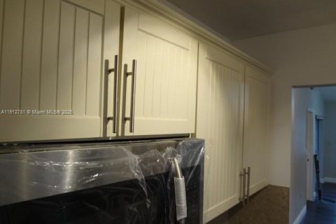 Снять в аренду кондоминиум в Майами, Флорида 2 спальни, 98.48м2, № 1969122 - фото 25