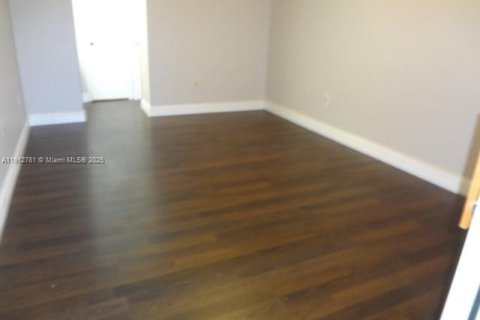 Снять в аренду кондоминиум в Майами, Флорида 2 спальни, 98.48м2, № 1969122 - фото 11