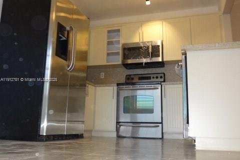 Снять в аренду кондоминиум в Майами, Флорида 2 спальни, 98.48м2, № 1969122 - фото 21