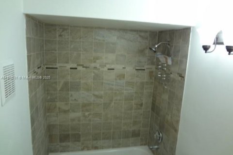 Снять в аренду кондоминиум в Майами, Флорида 2 спальни, 98.48м2, № 1969122 - фото 8