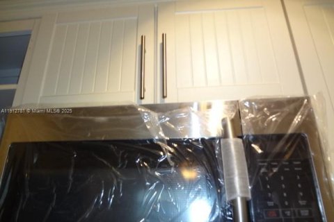 Снять в аренду кондоминиум в Майами, Флорида 2 спальни, 98.48м2, № 1969122 - фото 26