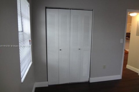 Снять в аренду кондоминиум в Майами, Флорида 2 спальни, 98.48м2, № 1969122 - фото 13