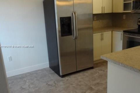 Снять в аренду кондоминиум в Майами, Флорида 2 спальни, 98.48м2, № 1969122 - фото 30