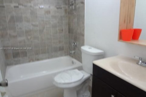 Снять в аренду кондоминиум в Майами, Флорида 2 спальни, 98.48м2, № 1969122 - фото 18