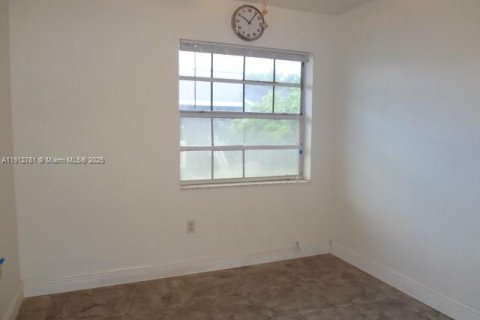 Снять в аренду кондоминиум в Майами, Флорида 2 спальни, 98.48м2, № 1969122 - фото 28