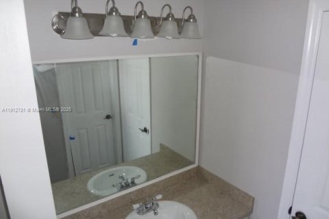 Снять в аренду кондоминиум в Майами, Флорида 2 спальни, 98.48м2, № 1969122 - фото 3