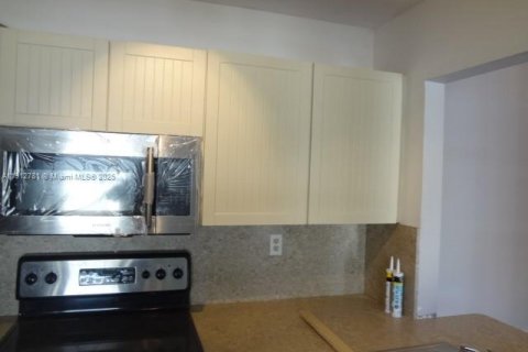 Снять в аренду кондоминиум в Майами, Флорида 2 спальни, 98.48м2, № 1969122 - фото 9