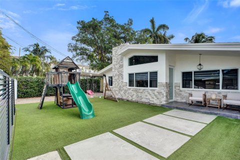 Casa en venta en Miami, Florida, 5 dormitorios, 193.89 m2 № 1999862 - foto 7