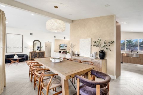 Casa en venta en Miami, Florida, 5 dormitorios, 193.89 m2 № 1999862 - foto 30