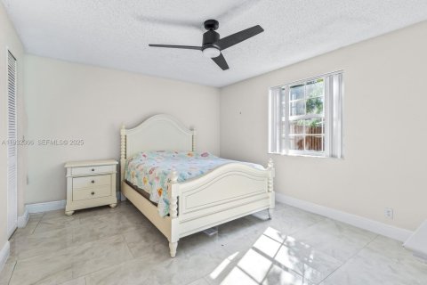 Купить виллу или дом в Купер-Сити, Флорида 3 спальни, 141.03м2, № 1990690 - фото 9