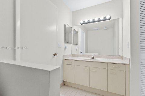 Купить виллу или дом в Купер-Сити, Флорида 3 спальни, 141.03м2, № 1990690 - фото 21