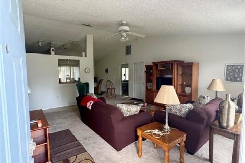 Casa en venta en Palm Coast, Florida, 3 dormitorios, 128.58 m2 № 2393814 - foto 2