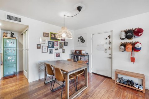 Купить кондоминиум в Майами-Бич, Флорида 2 спальни, 87.33м2, № 2009896 - фото 17