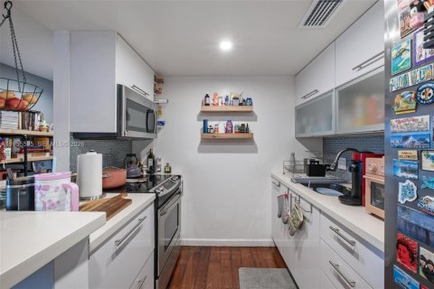 Купить кондоминиум в Майами-Бич, Флорида 2 спальни, 87.33м2, № 2009896 - фото 11