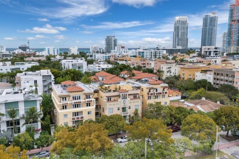 Кондоминиум с 2 спальнями в Майами-Бич, Флорида № 2009896