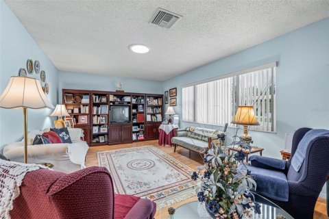 Casa en venta en Hudson, Florida, 2 dormitorios, 167.41 m2 № 1899720 - foto 4