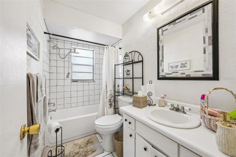 Casa en venta en Land O' Lakes, Florida, 4 dormitorios, 157.38 m2 № 2198627 - foto 27