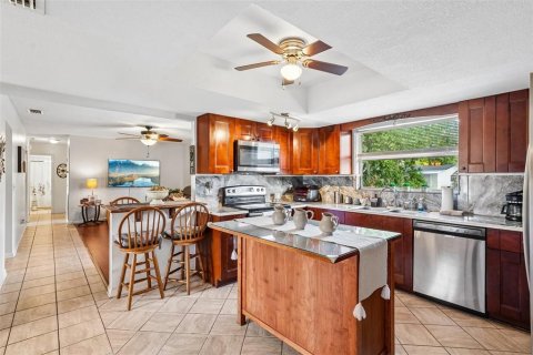 Casa en venta en Land O' Lakes, Florida, 4 dormitorios, 157.38 m2 № 2198627 - foto 18