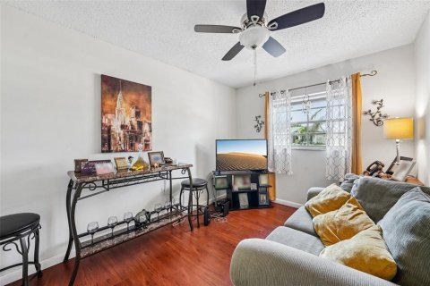 Casa en venta en Land O' Lakes, Florida, 4 dormitorios, 157.38 m2 № 2198627 - foto 25