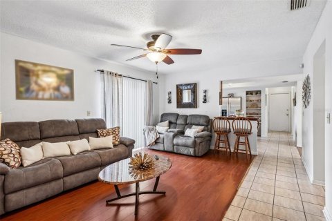 Casa en venta en Land O' Lakes, Florida, 4 dormitorios, 157.38 m2 № 2198627 - foto 3