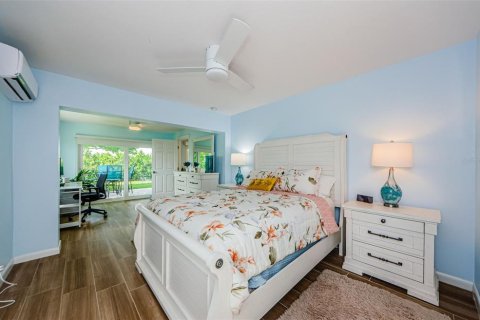 House in Seminole, Florida 2 bedrooms, 171.5 sq.m. № 1786632 - photo 15