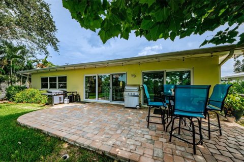 House in Seminole, Florida 2 bedrooms, 171.5 sq.m. № 1786632 - photo 23